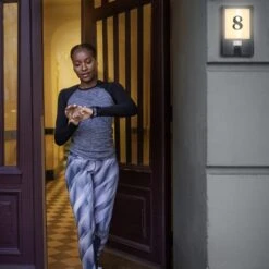 LEDVANCE SMART+ WiFi Entrance Number Camera Wand -Laden Für Heimbeleuchtung 10004744 2