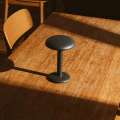 FLOS Gustave LED-Tischleuchte, Akku 927 Anthrazit -Laden Für Heimbeleuchtung 10008961 2