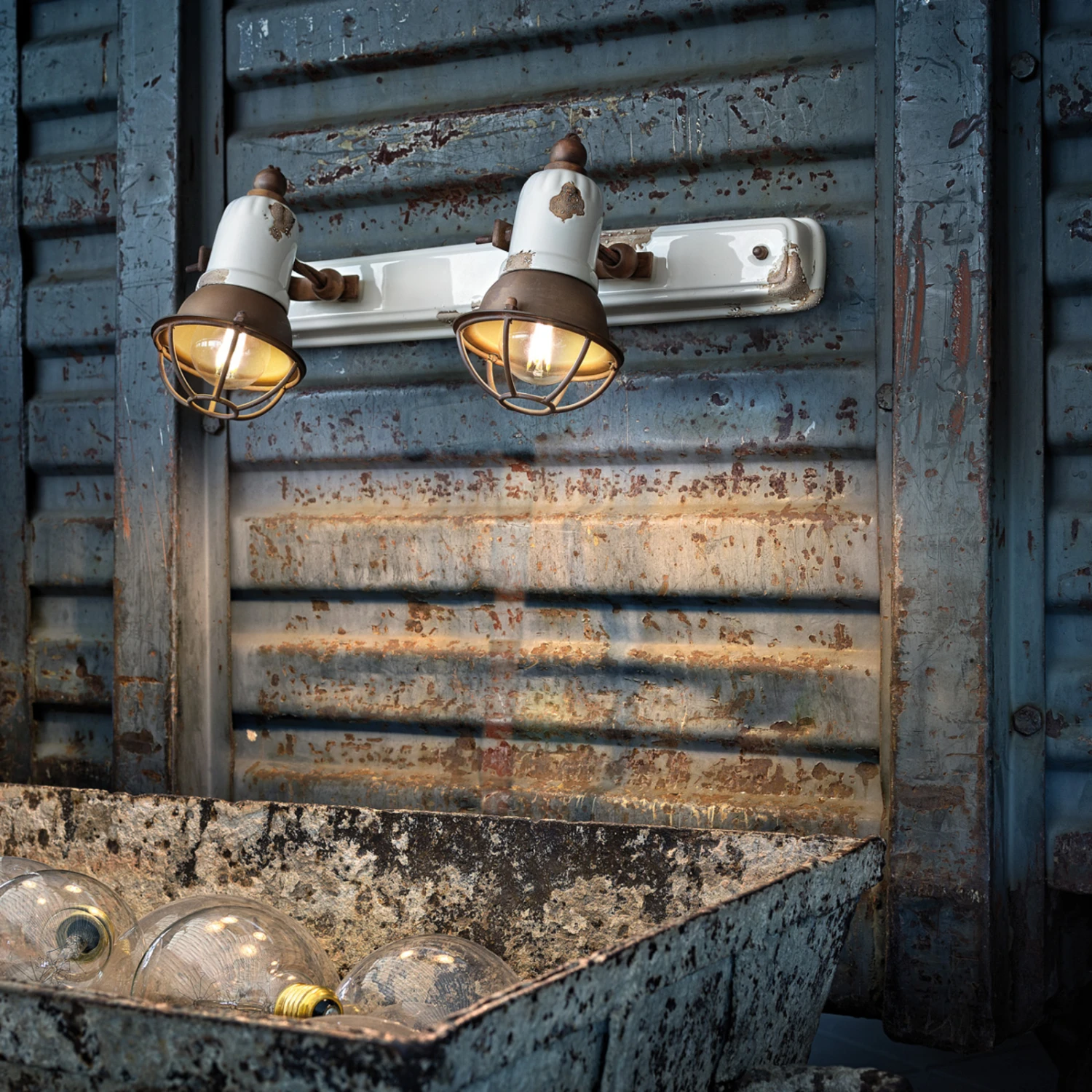 Wandlampe C1676/1 Mit Korb, Zweiflammig, Weiß 5 Wandlampe C1676/1 Mit Korb, Zweiflammig, Weiß – Bild 3