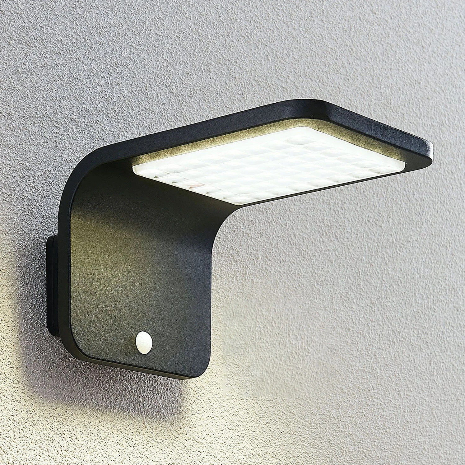 Lindby Koleno LED-Solarstrahler Mit Sensor, IP54 3 Lindby Koleno LED-Solarstrahler Mit Sensor, IP54