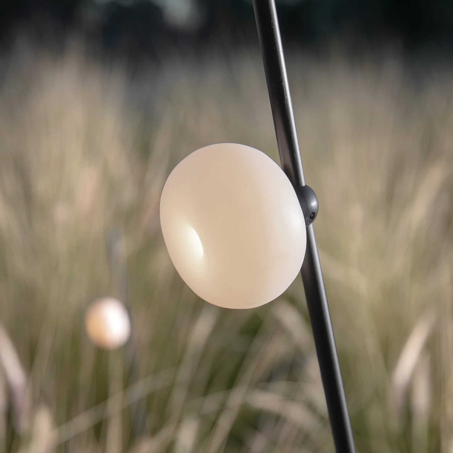 Karman Pois Spieß-Stehleuchte IP65, 3.000K, 158 Cm 4 Karman Pois Spieß-Stehleuchte IP65, 3.000K, 158 Cm – Bild 2