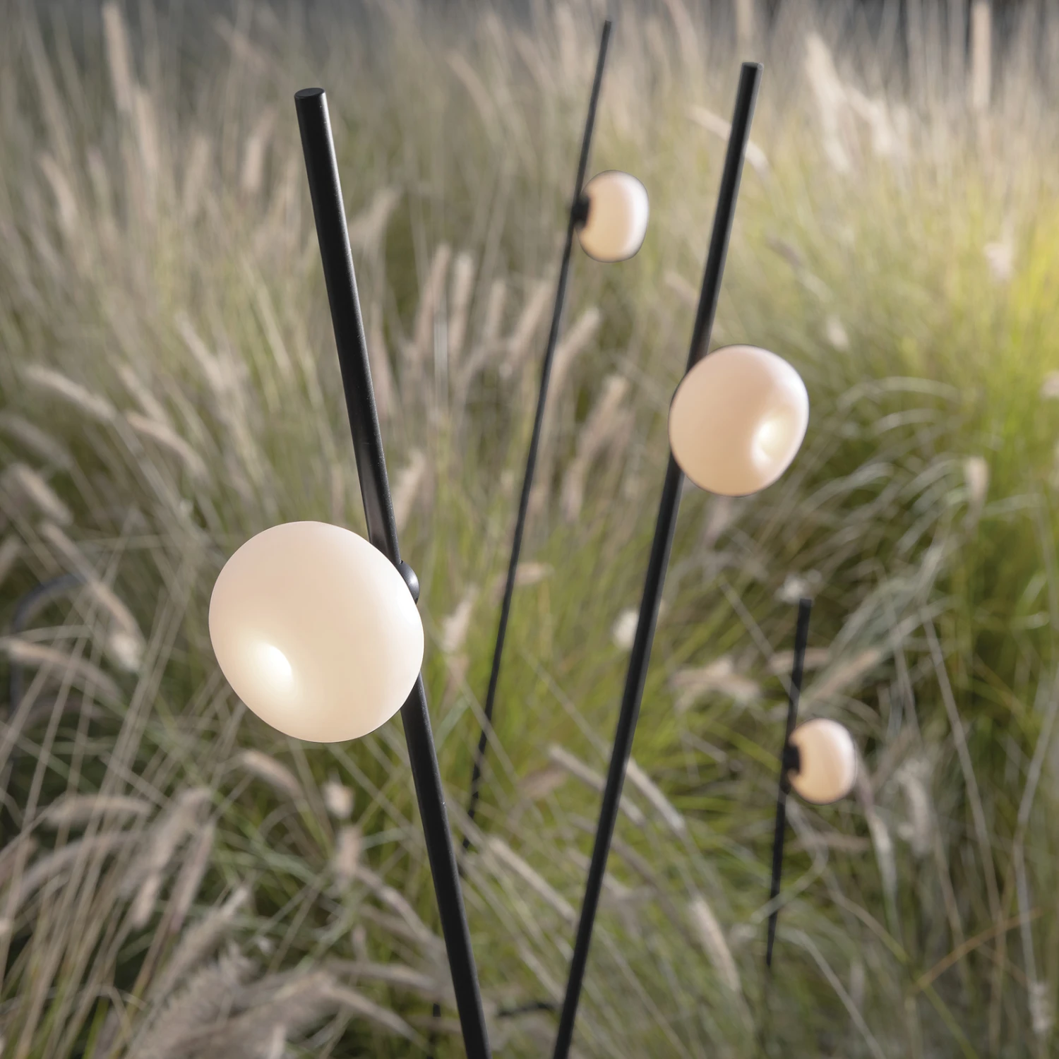 Karman Pois Spieß-Stehleuchte IP65, 3.000K, 158 Cm 5 Karman Pois Spieß-Stehleuchte IP65, 3.000K, 158 Cm – Bild 3