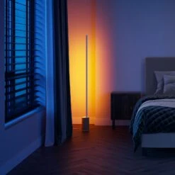 Philips Hue Gradient Signe Oak LED-Stehleuchte -Laden Für Heimbeleuchtung 7534357 3