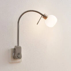 Lindby Aeryn Steckdosenleuchte, Flexarm, Schalter -Laden Für Heimbeleuchtung 8032242 5