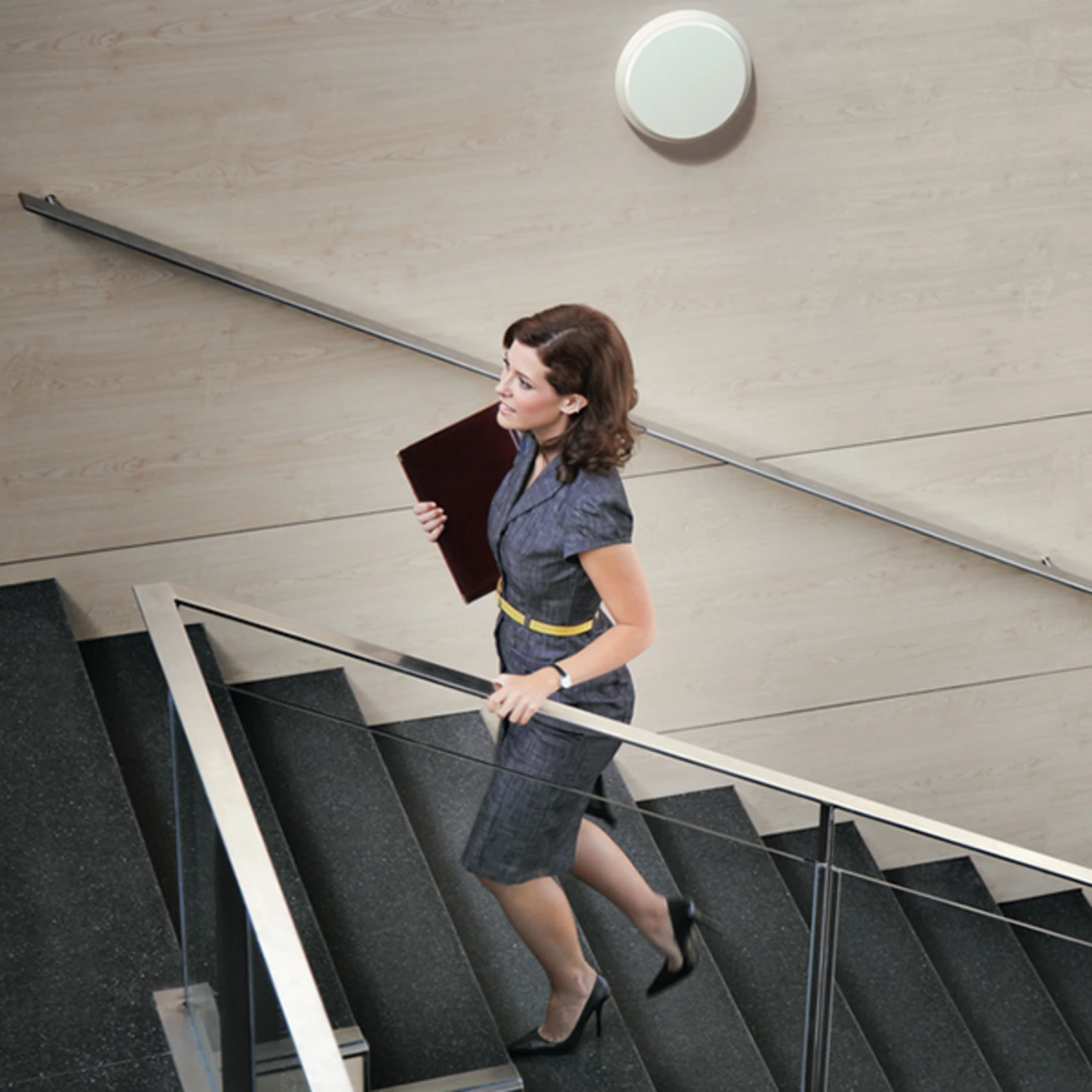 Thorn Katona Außenwandlampe Ø30,7cm 3.000K 1.850lm 4 Thorn Katona Außenwandlampe Ø30,7cm 3.000K 1.850lm – Bild 2