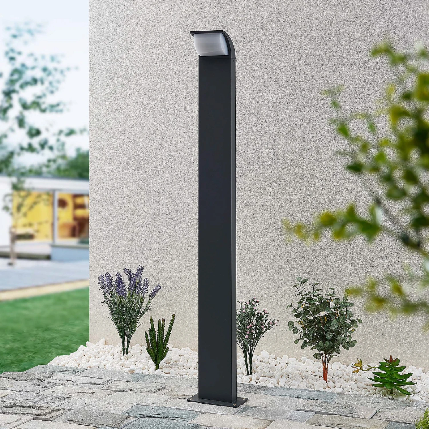 Lucande Tinna LED-Wegeleuchte, 100 Cm 4 Lucande Tinna LED-Wegeleuchte, 100 Cm – Bild 2