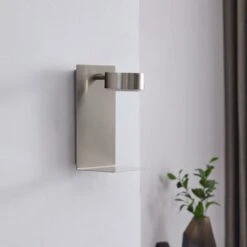 Lindby Kaylou LED-Wandlampe, USB, Ablage, Nickel -Laden Für Heimbeleuchtung 9628316 1