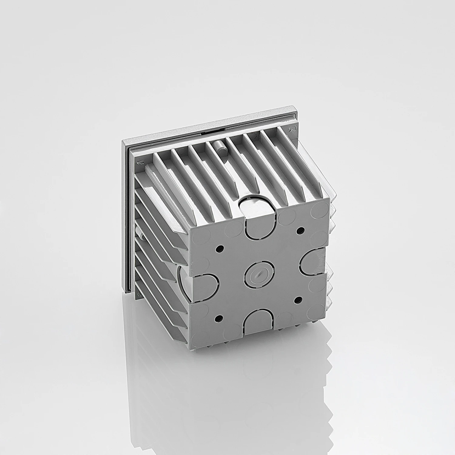 Arcchio Makio Wandeinbauleuchte, Silber, G9, IP65 10 Arcchio Makio Wandeinbauleuchte, Silber, G9, IP65 – Bild 8